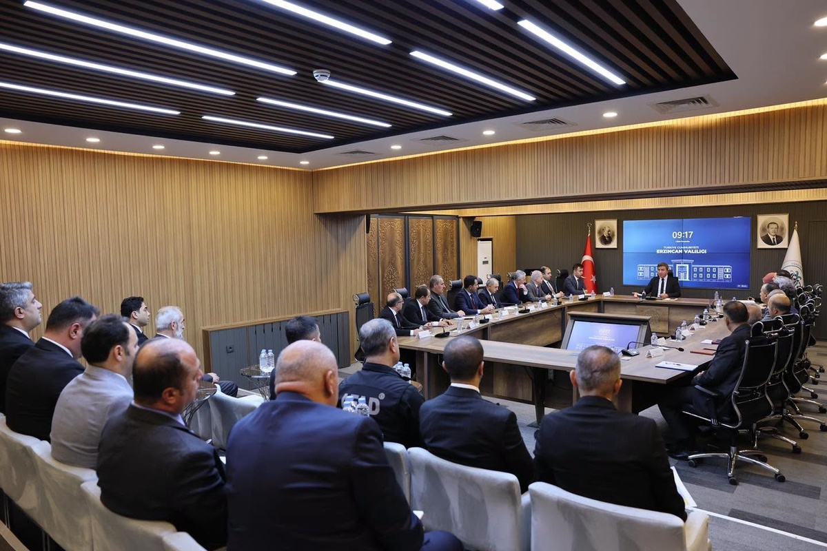 Erzincan Valisi Aydoğdu başkanlığında 35. Birim Amirleri Toplantısı gerçekleştirildi