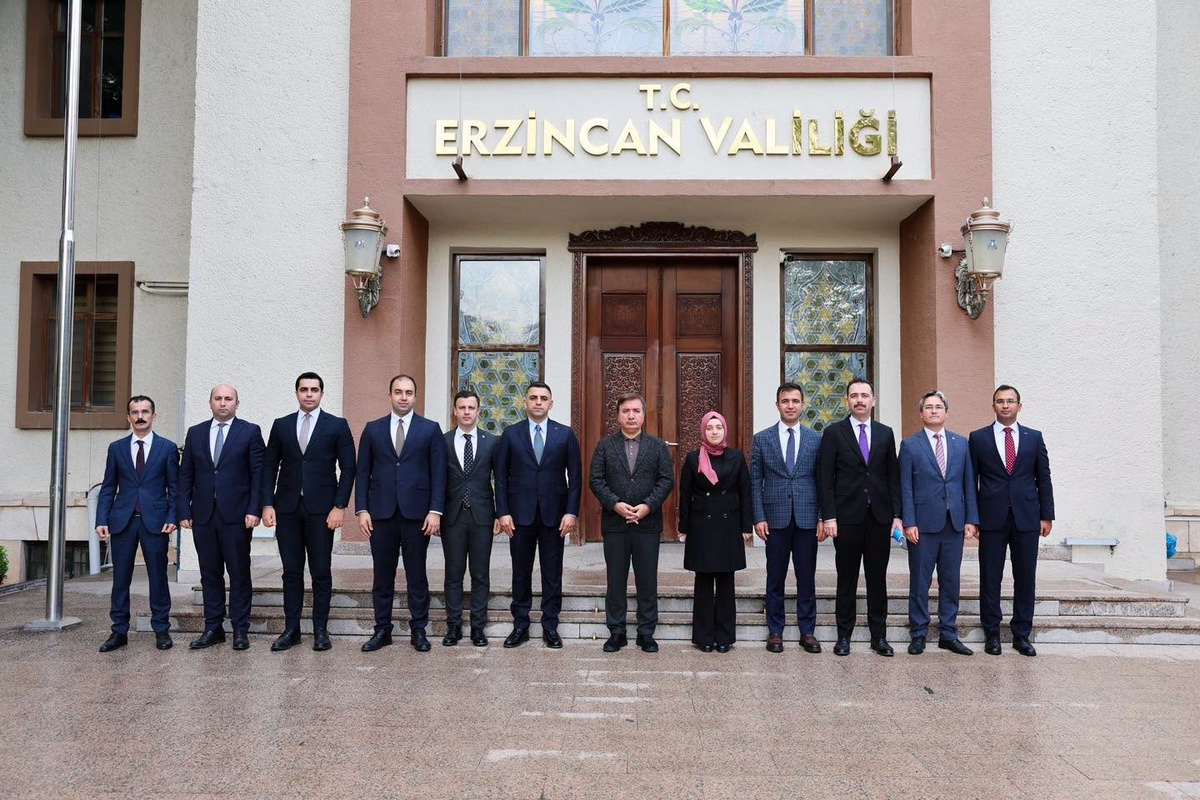 Erzincan Valisi Aydoğdu, kaymakamlara vatandaş odaklı hizmet talimatı verdi