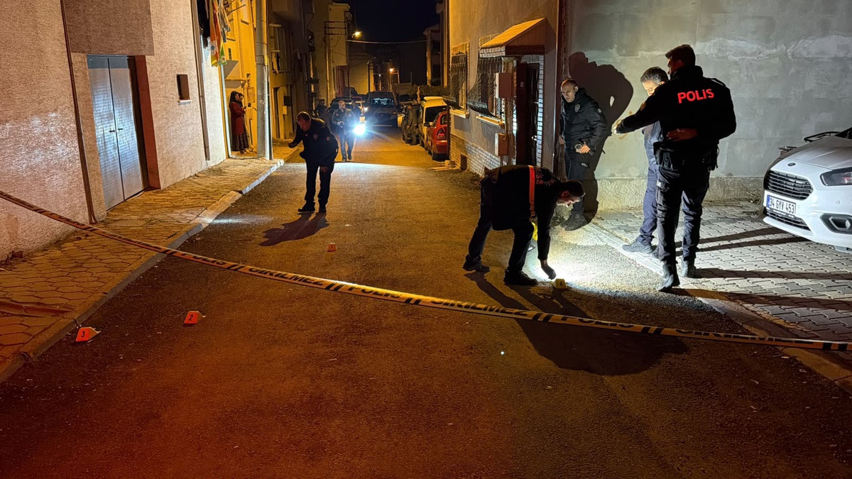 Eskişehir'de K.Ö., husumetlisi S.E.'yi 4 el ateşle bacağından yaraladı