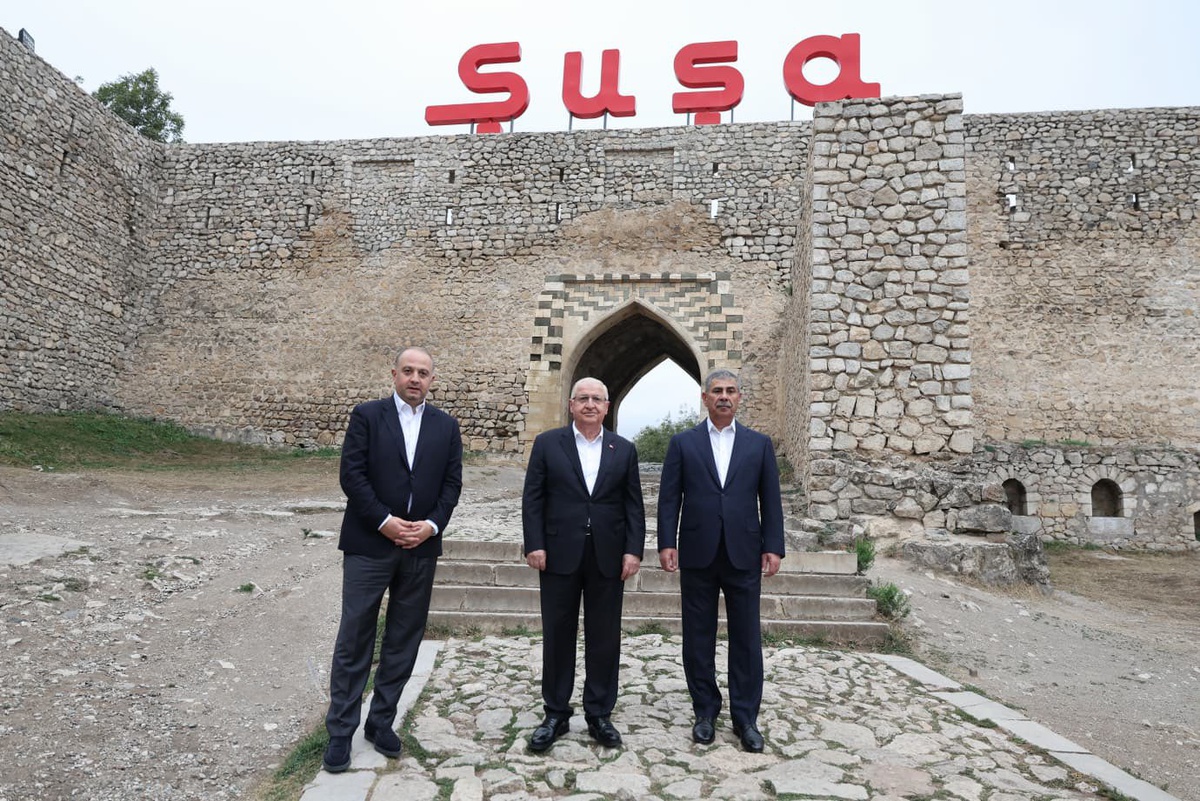 Güler, üçlü savunma toplantısı öncesi Şuşa’da mevkidaşlarıyla incelemelerde bulundu