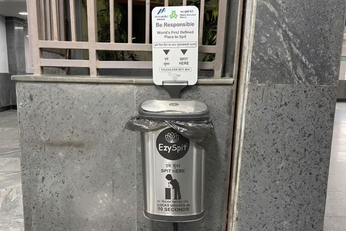 Hindistan'da metro istasyonuna özel 'tükürme kutusu' yerleştirildi