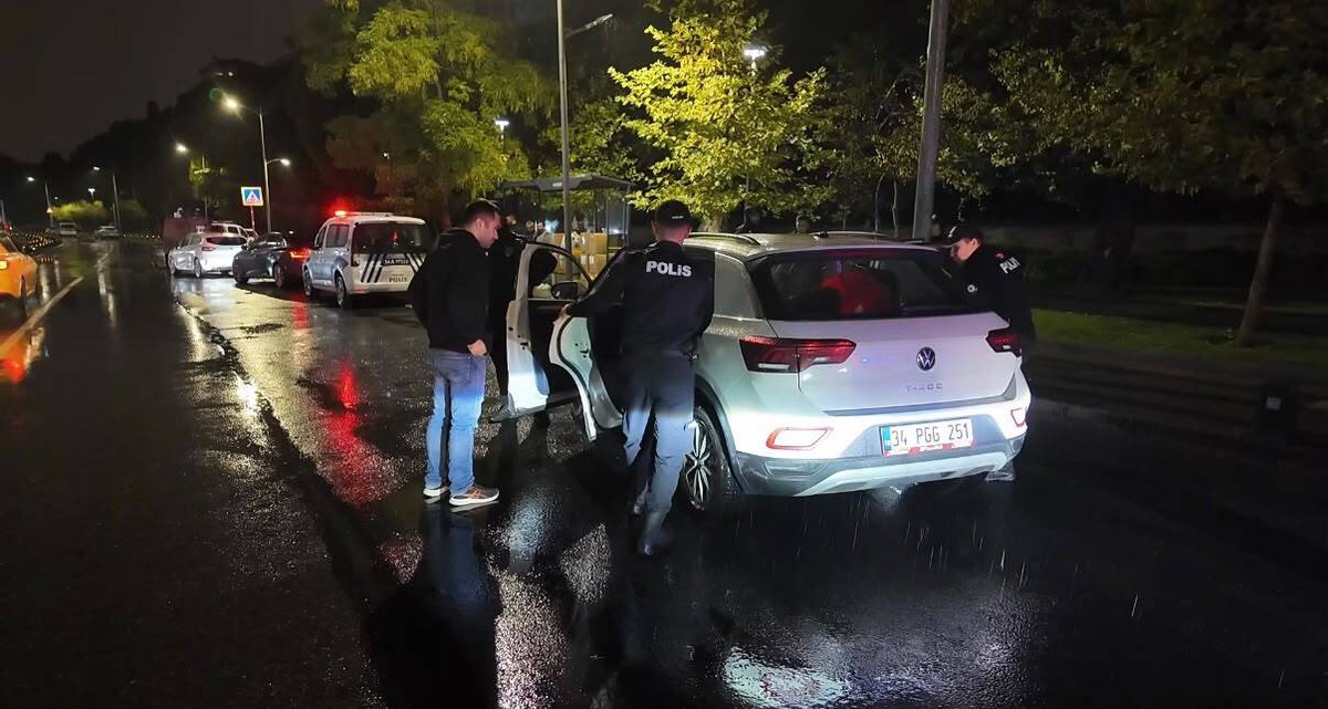 İstanbul genelinde 'Huzur İstanbul' denetiminde Üsküdar'da GBT yapıldı