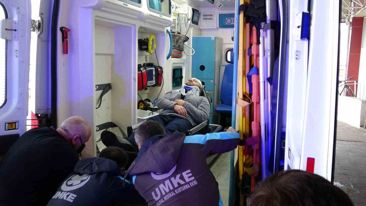 Kars'ta HAP tatbikatında 10 yaralı için acil müdahale süreçleri test edildi
