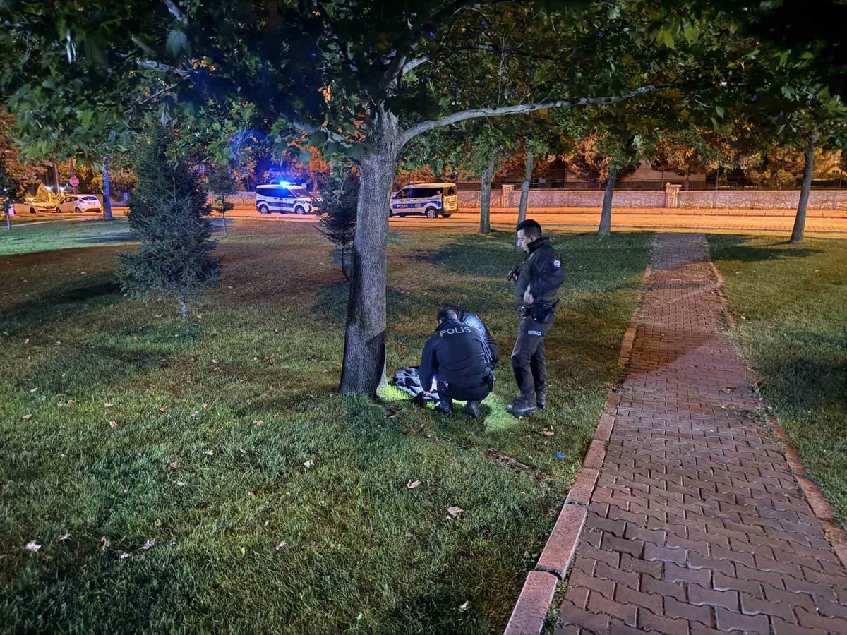 Kayseri Melikgazi'de bıçaklı kavga ihbarında şüpheliler eşyalarını bırakıp kaçtı