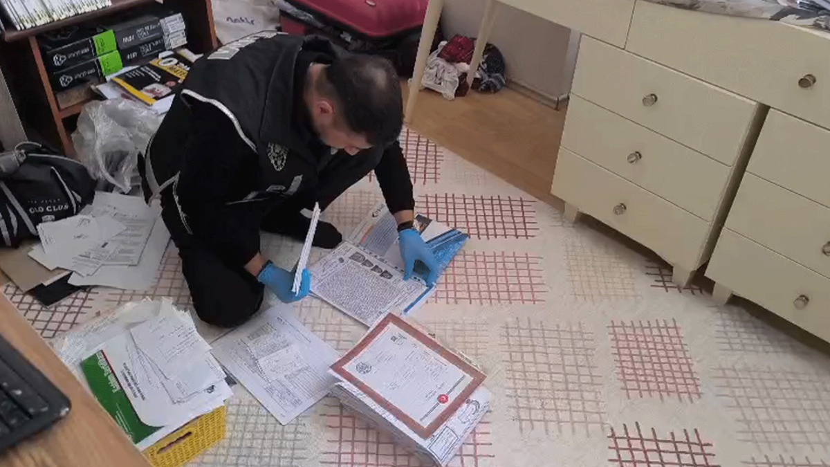 Kırıkkale'de imar müdürlüğüne rüşvet soruşturmasında 3 çalışan gözaltına alındı