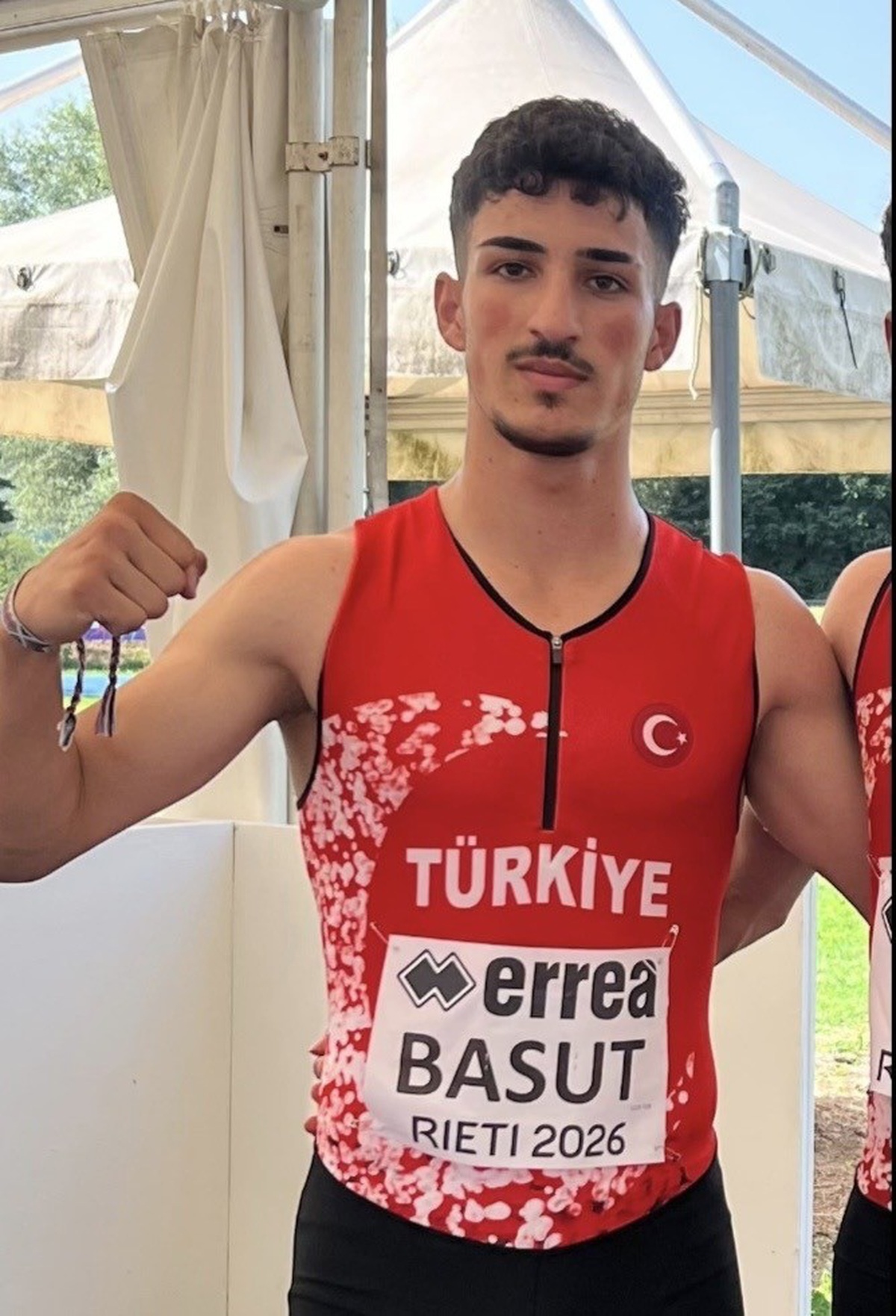 Milli atlet Emre Basut, 52.34’lük dereceyle Dakar 2026 Gençlik Olimpiyat vizesi aldı