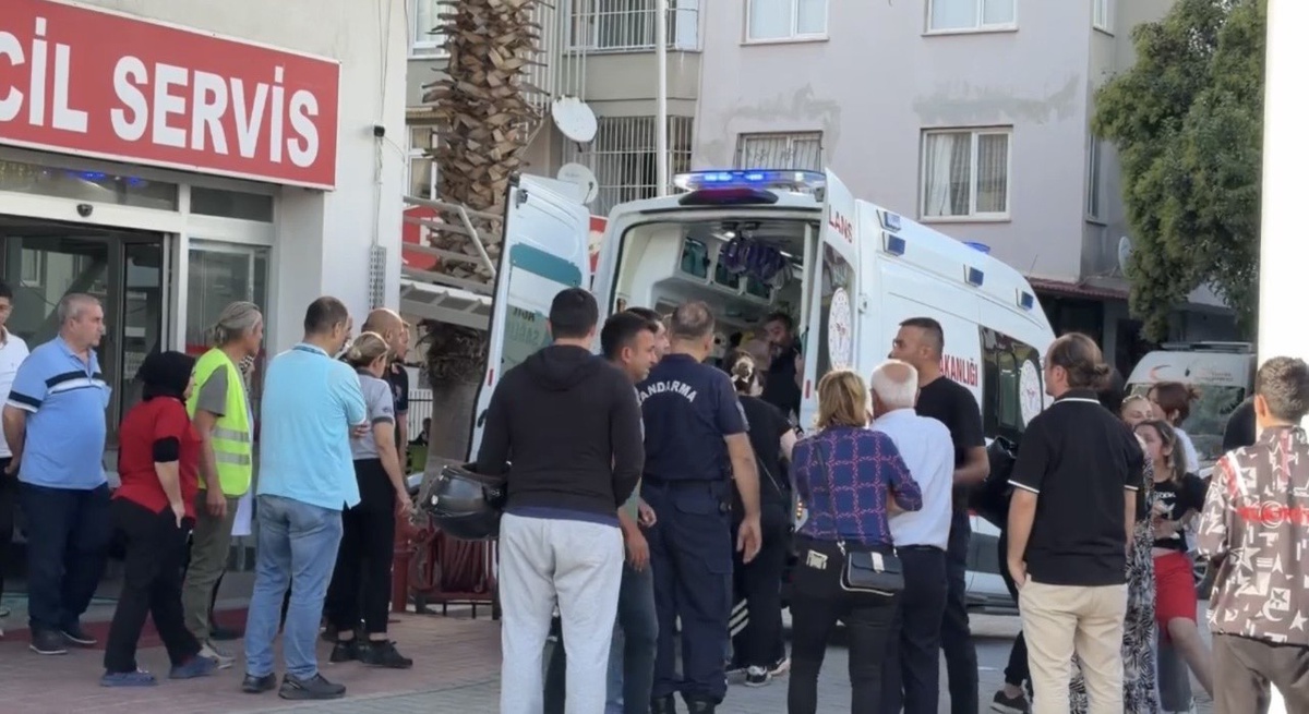 Osmaniye'de 4 yaşındaki M.Y. evde oyun oynarken 4. kattan düşerek ağır yaralandı