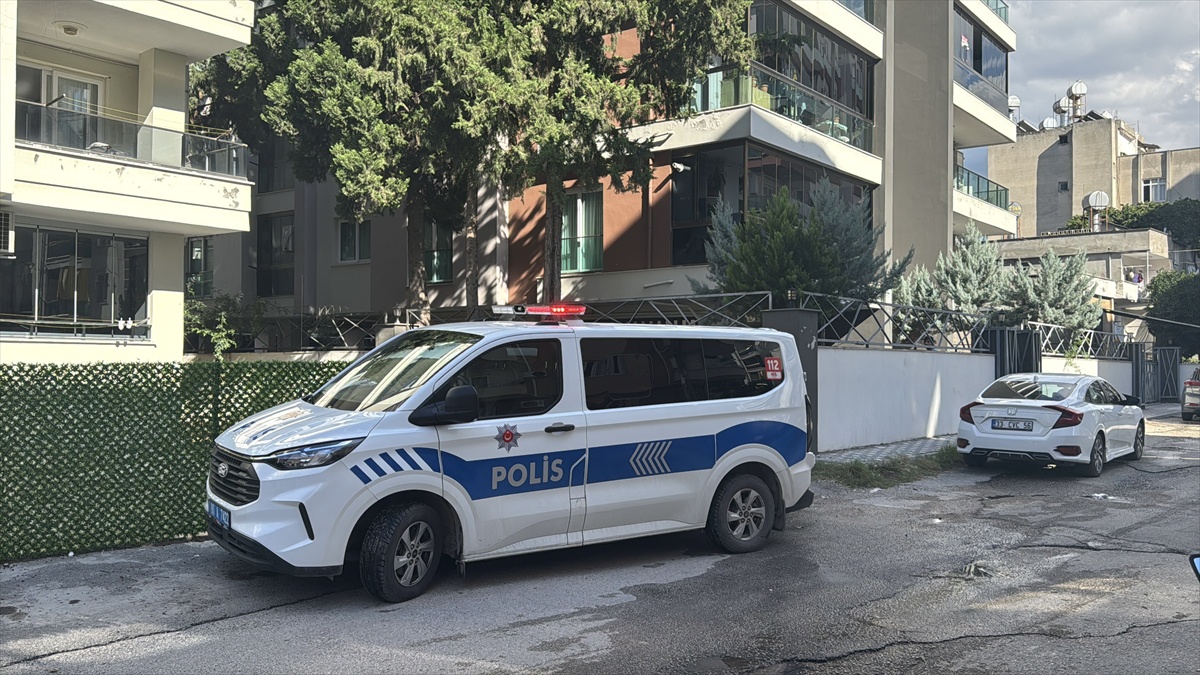 Osmaniye'de oyun oynarken pencereden düşen 4 yaşındaki çocuk ağır yaralandı