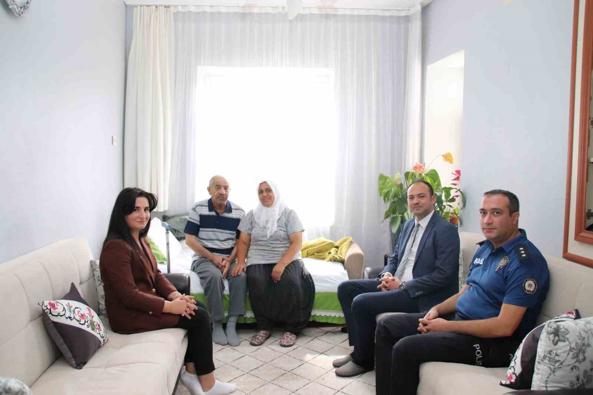 Pütürge Kaymakamı yaşlı ve rahatsız vatandaşları evlerinde ziyaret etti