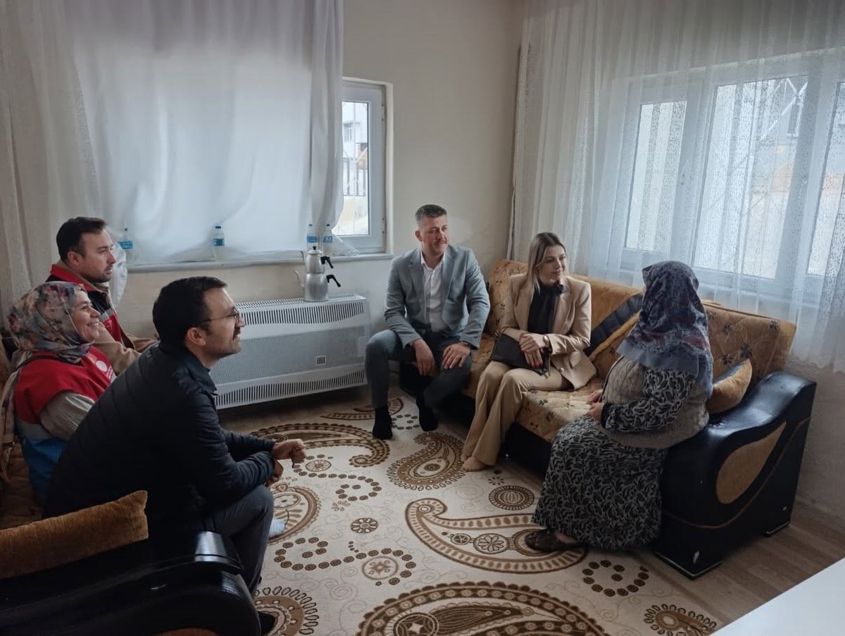 Samsun Havza'da Kaymakam Serin, Yaşlılar Günü'nde yaşlıları evlerinde ziyaret etti