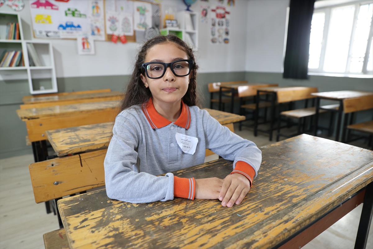 Şanlıurfa'da Nehir, TEKNOFEST'te Bayraktar TB2'ye dokunup mühendis olmaya karar verdi
