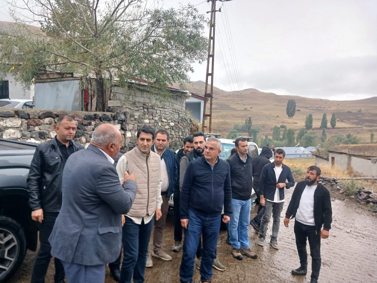 Sarıkamış Kaymakamı Aslantatar, köyleri DSİ Bölge Müdürü ile ziyaret etti