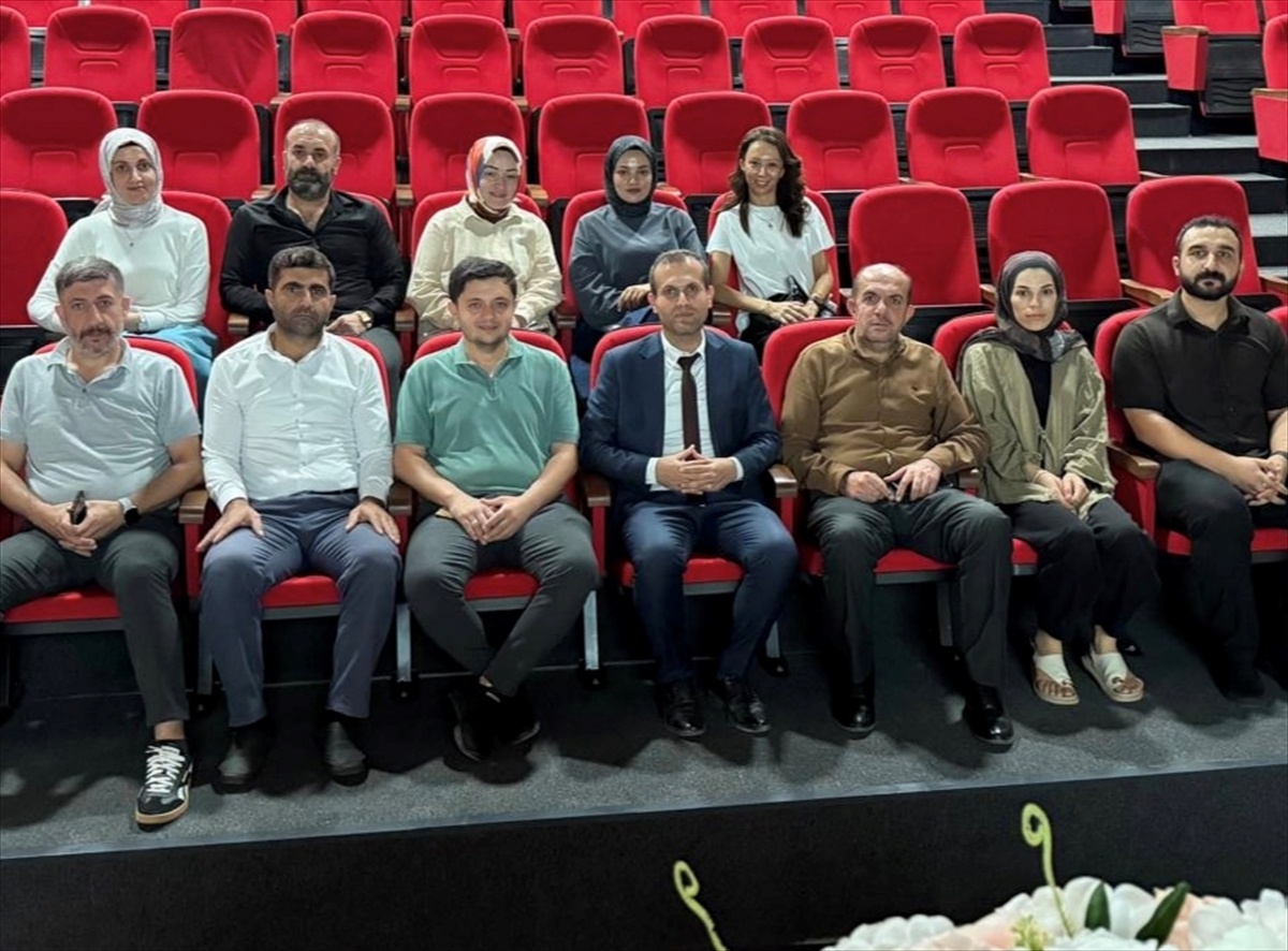 Sason'da Serdar Şahin öncülüğünde bağımlılıkla mücadele eğitimi verildi