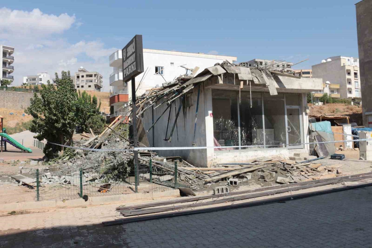 Şırnak Cizre'de beton dökümü sırasında çöken inşaatta 5 işçi yaralandı