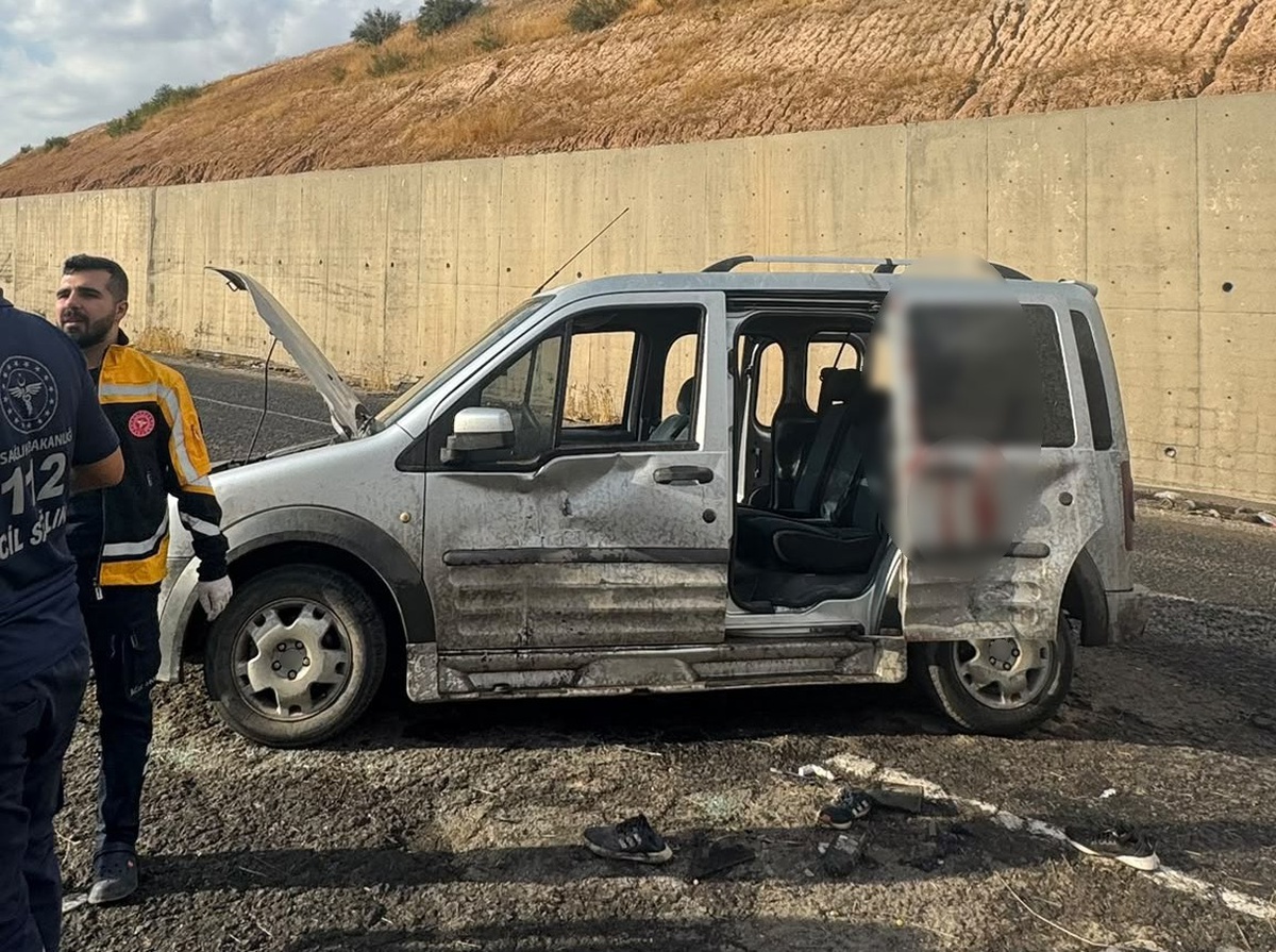 Şırnak Cizre'de takla atan kamyonette aynı aileden 2'si çocuk 6 kişi yaralandı.