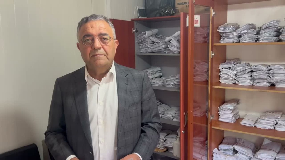 Tanrıkulu, muhtarlığa gelen dosyaların yüzde 90'ının icra tebligatı olduğunu söyledi