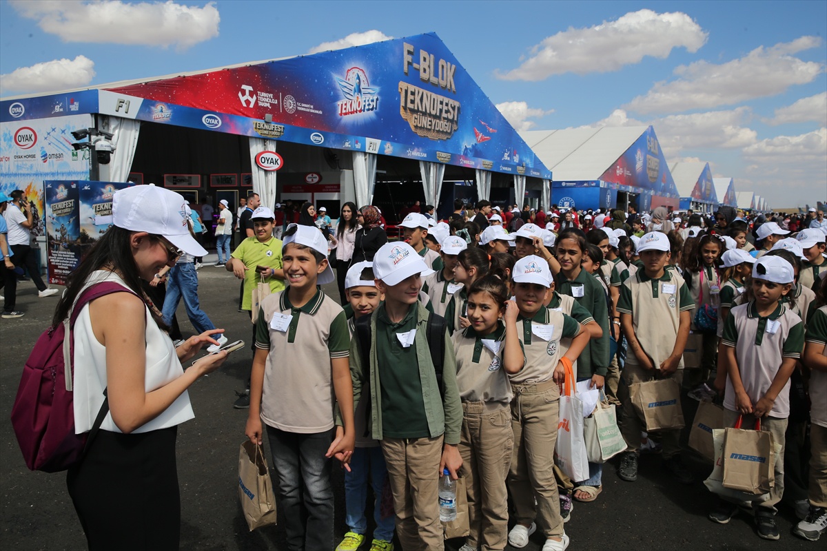 TEKNOFEST Güneydoğu'da çocuklar KIZILELMA, KAAN ve AKINCI'yi yakından gördü