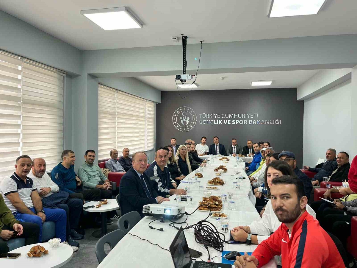 Zonguldak Devrek ve Gökçebey'de 2026-2027 okul sporları toplantısı yapıldı