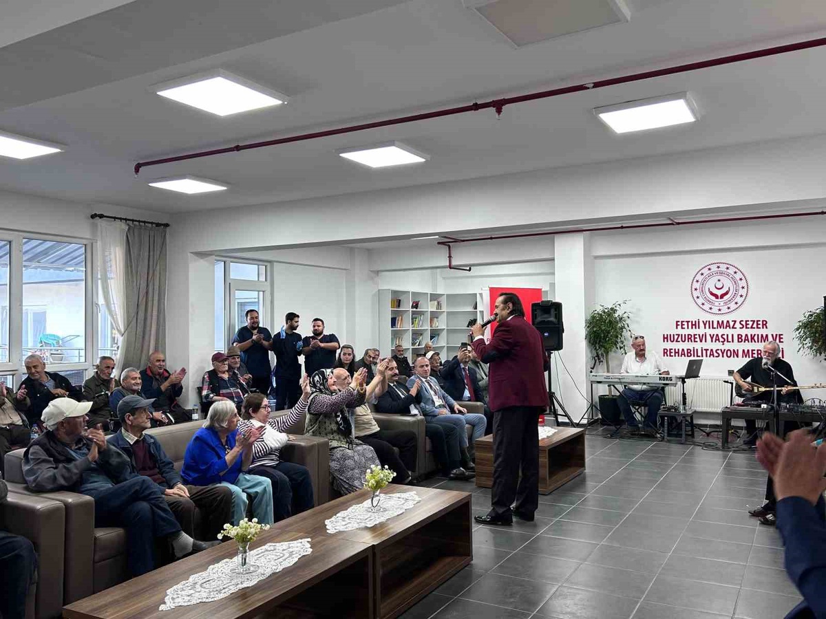 1 Ekim Dünya Yaşlılar Günü'nde Eskişehir'de yaşlılar ve çocuklar etkinlikte buluştu