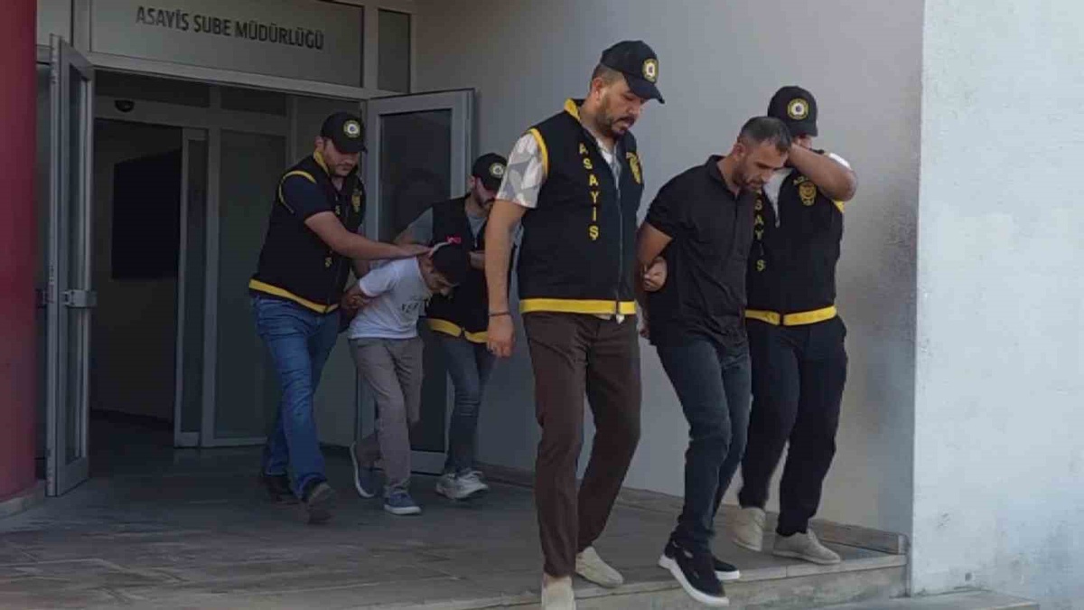 Adana'da şafak operasyonunda 12-25 yıl hapis cezalı 4 firari hükümlü yakalandı