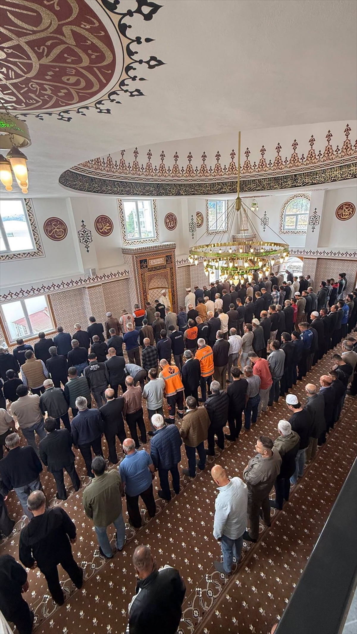 Adıyaman Gölbaşı'nda yıkılan Ozan Köyü Camisi, depremde ölen polisin adıyla açıldı