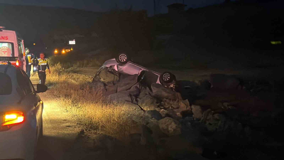Ankara Bala'da takla atan otomobilin sürücüsü kazadan burnu kanamadan kurtuldu