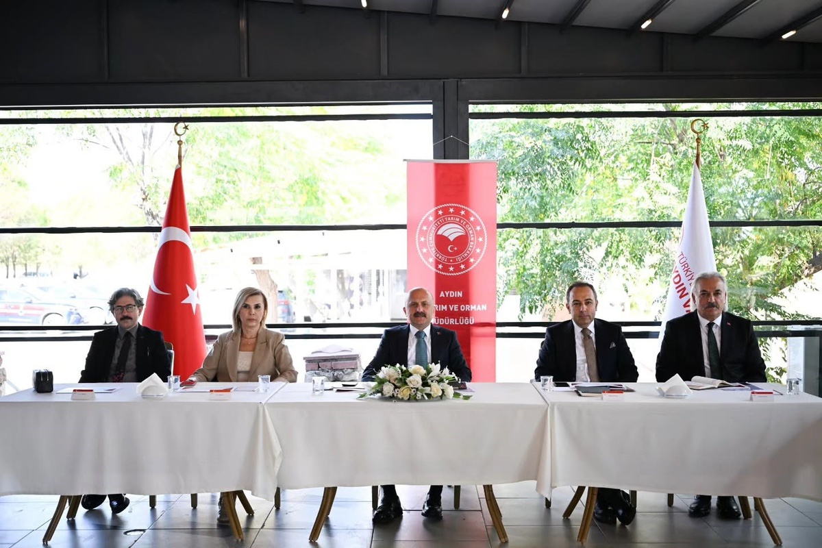Aydın'da su ürünleri istişare toplantısı Vali Dr. Osman Varol başkanlığında yapıldı