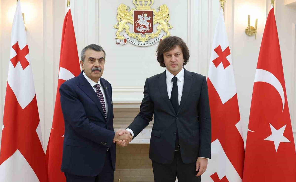 Bakan Tekin, Tiflis'te Gürcistan Başbakanı Kobakhidze ile eğitim iş birliğini görüştü