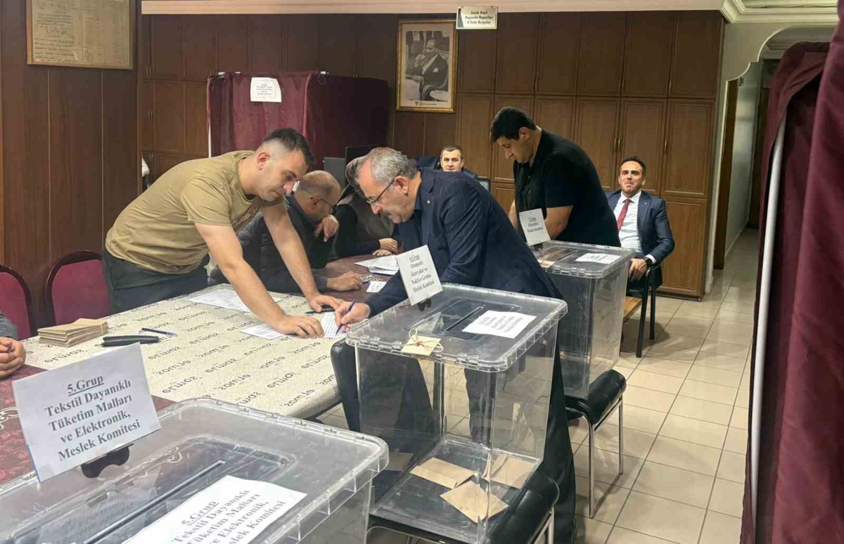 Bayburt TSO'da Süleyman Seyhan tek adaylı seçimde yeniden başkanlığa seçildi
