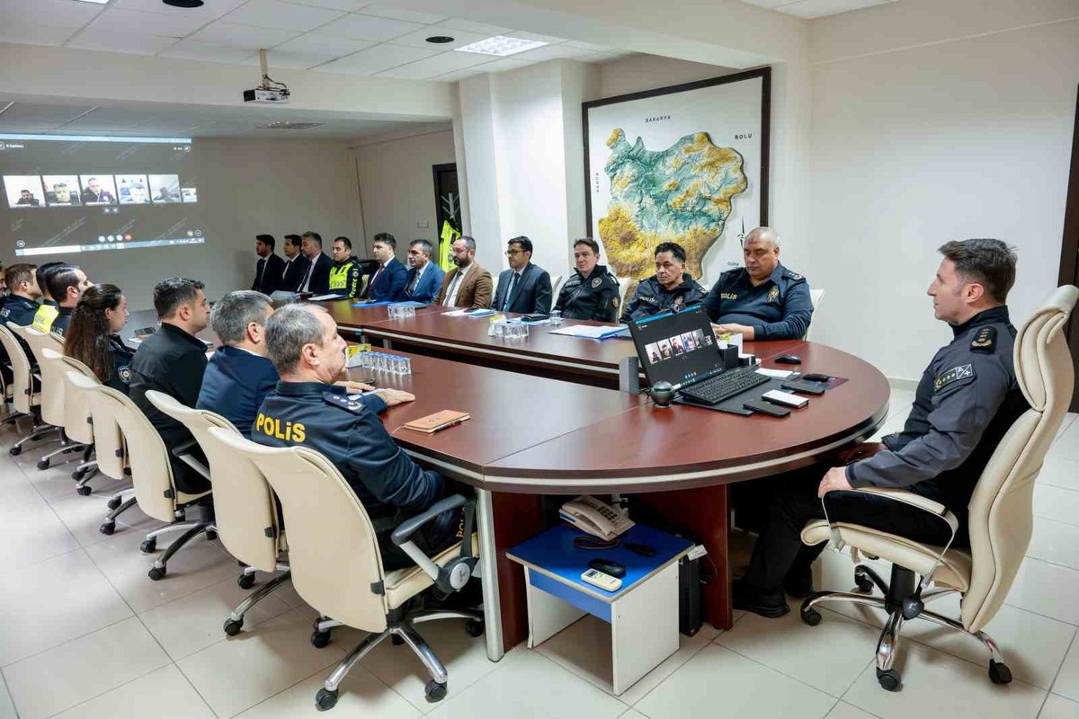 Bilecik'te okul güvenliği toplantısında servis denetimleri de ele alındı