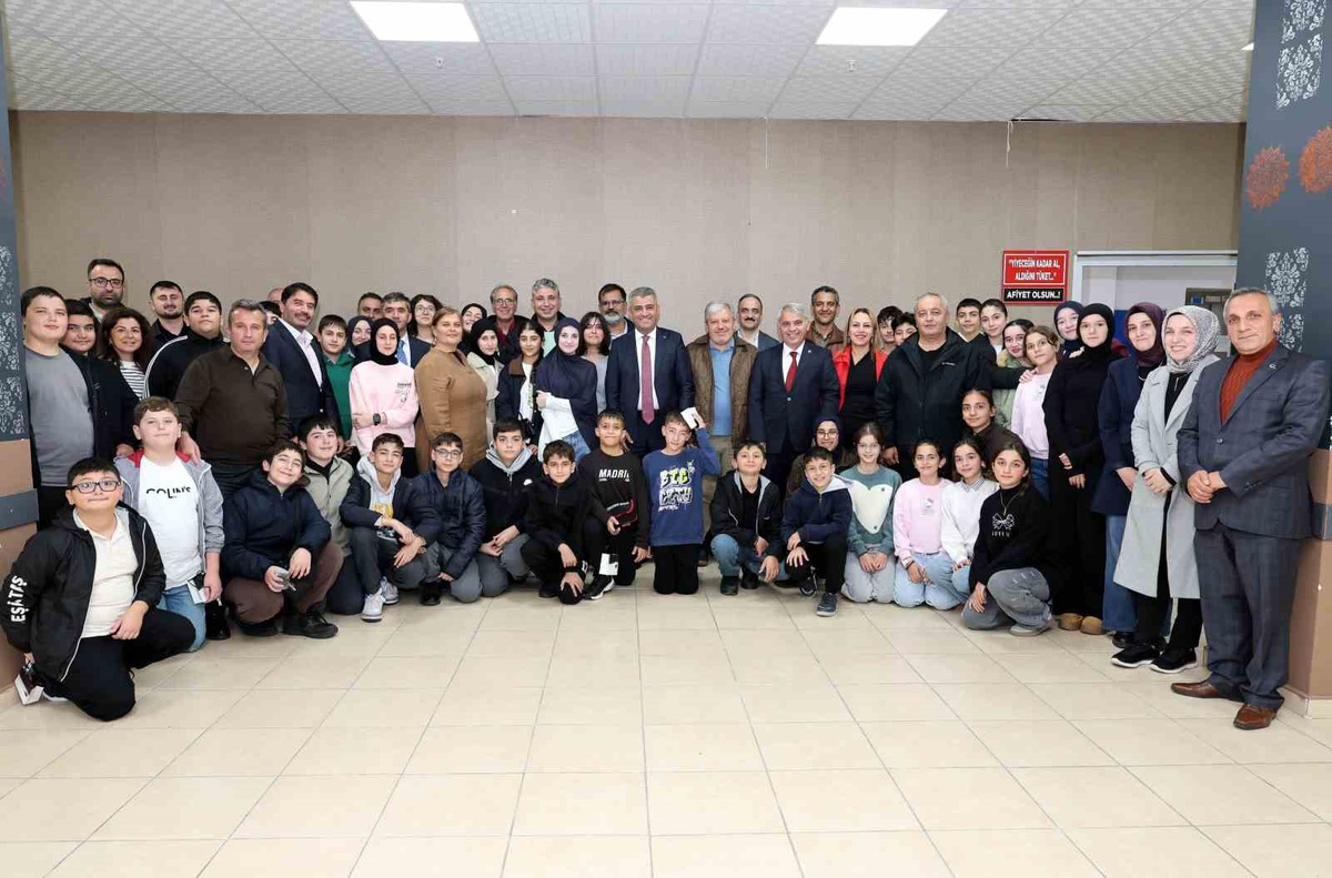 Bizim Gök Kubbemiz projesiyle farklı şehirlerden öğrenciler Erzurum'da buluştu