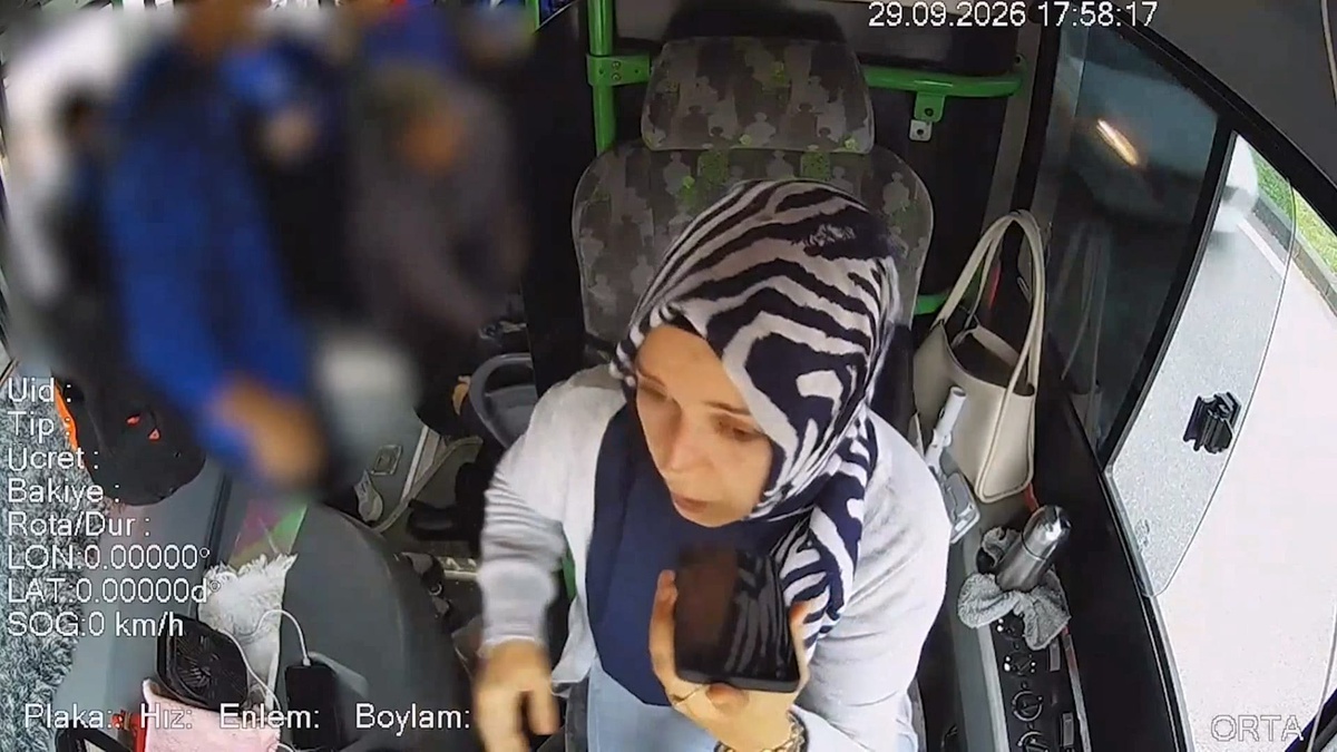 Bursa İnegöl'de otobüs şoförü Yasemin Alıç, fenalaşan yolcu için ambulans çağırdı