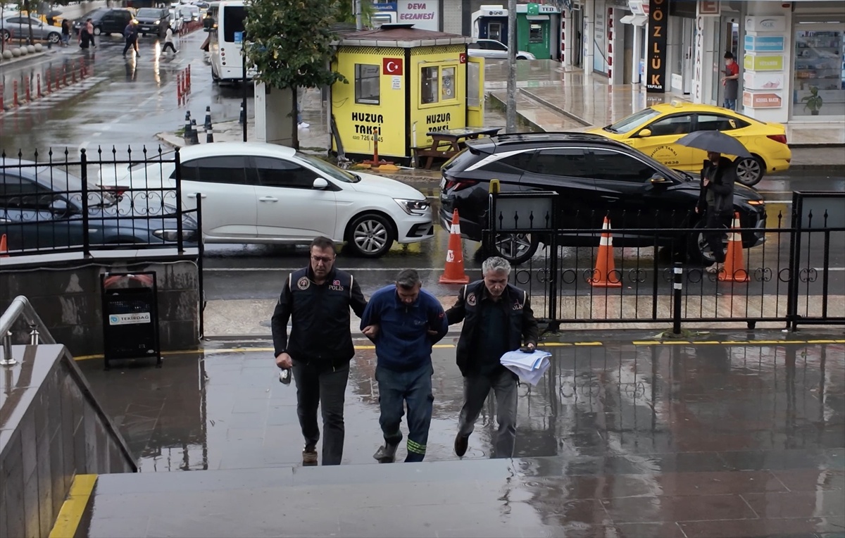 Çerkezköy'de Türk bayraklarını çöpe atıp görüntüyü servis eden şüpheli tutuklandı