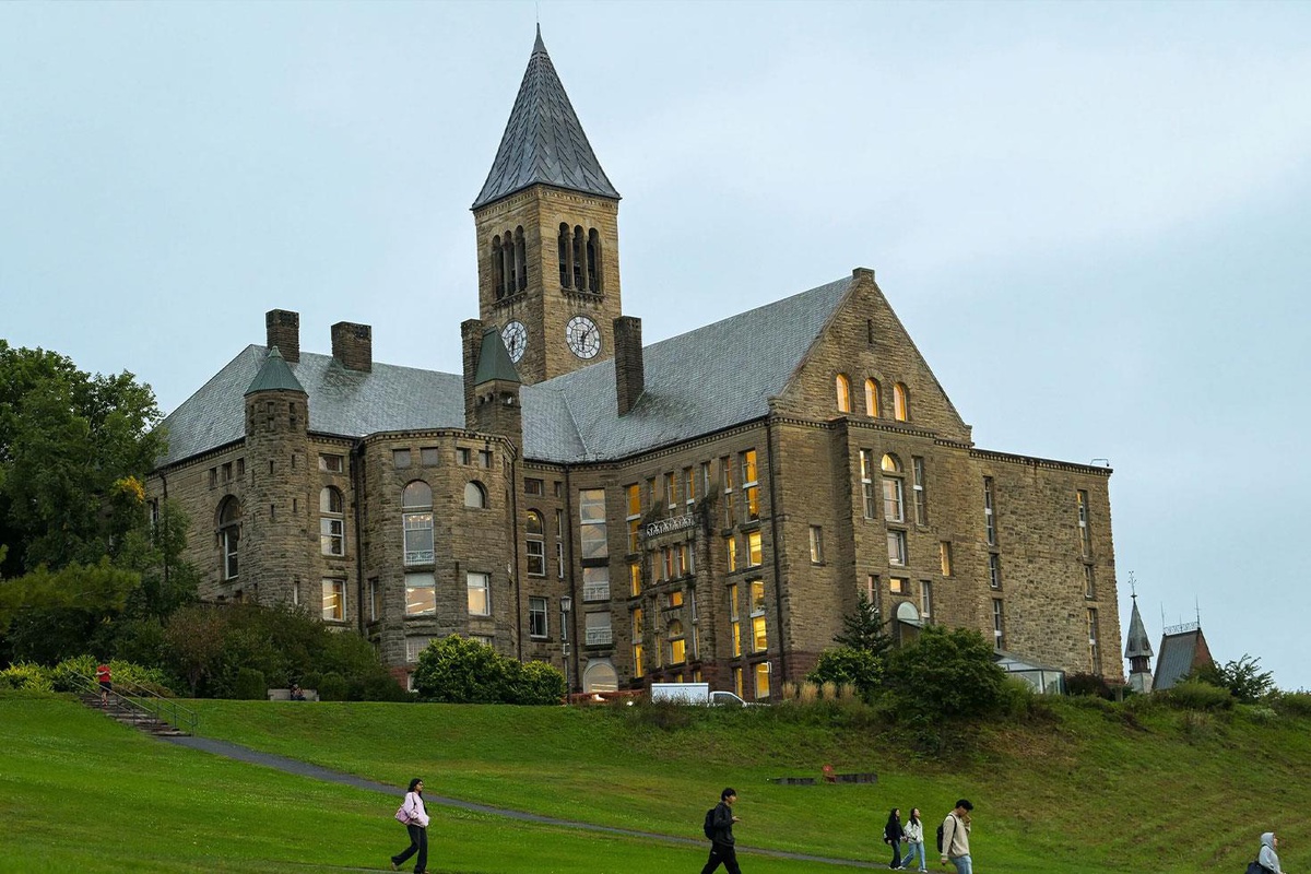Cornell'de 7 erkek öğrencinin tecavüz iddiasına New York Valisi özel savcı atadı