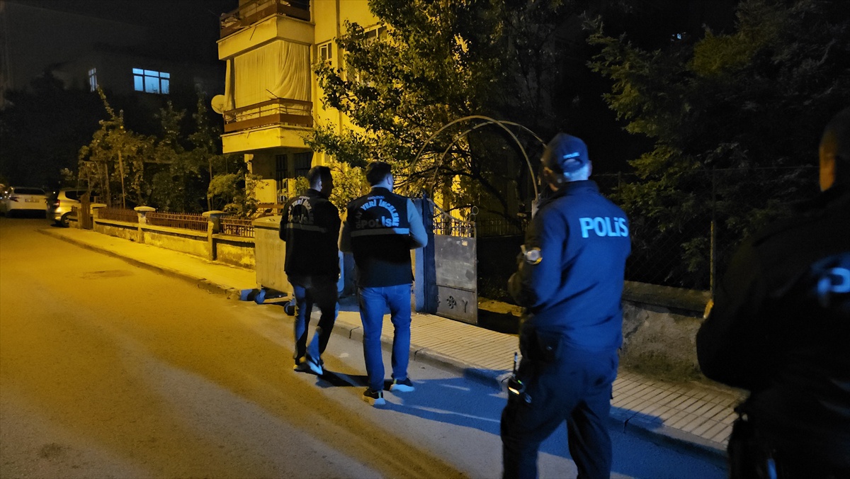 Çorum'da yeğenini sopayla yaralayan elektronik kelepçesi olduğu belirtilen dayı kaçtı