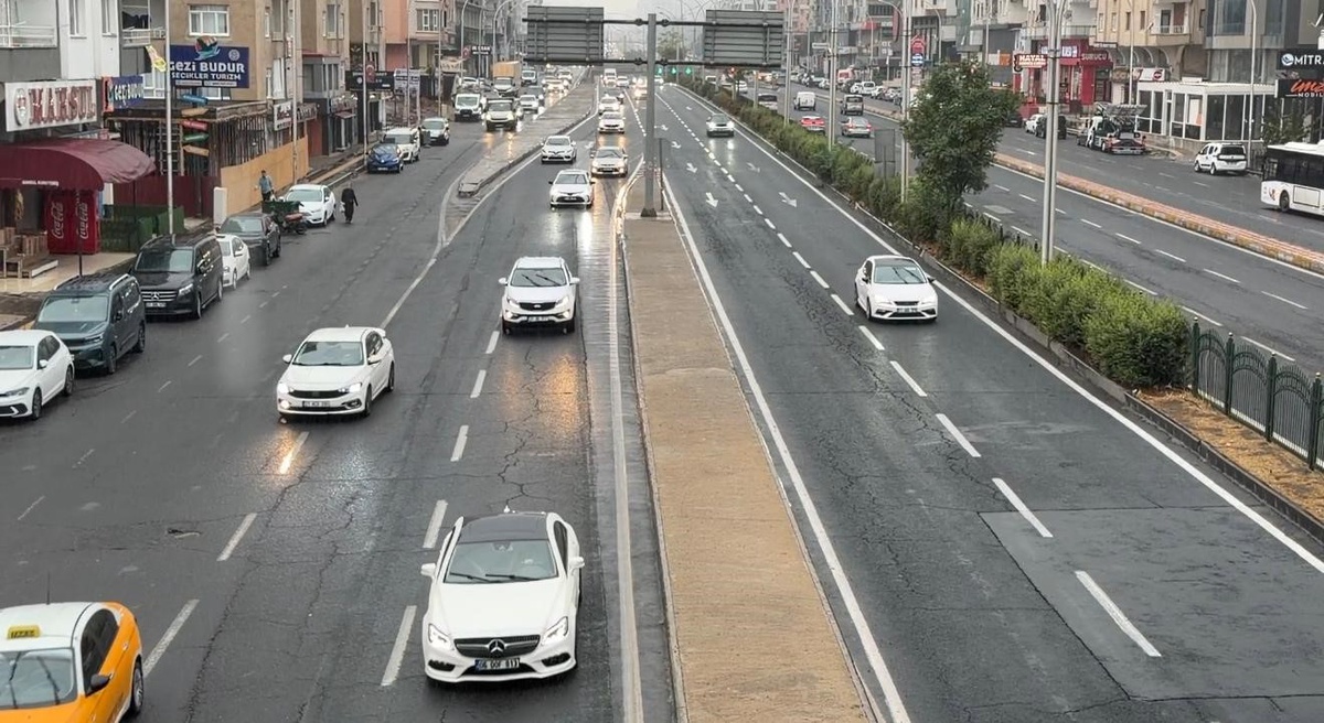 Diyarbakır'da sağanak hayatı olumsuz etkiledi, bazı bodrum katları su aldı