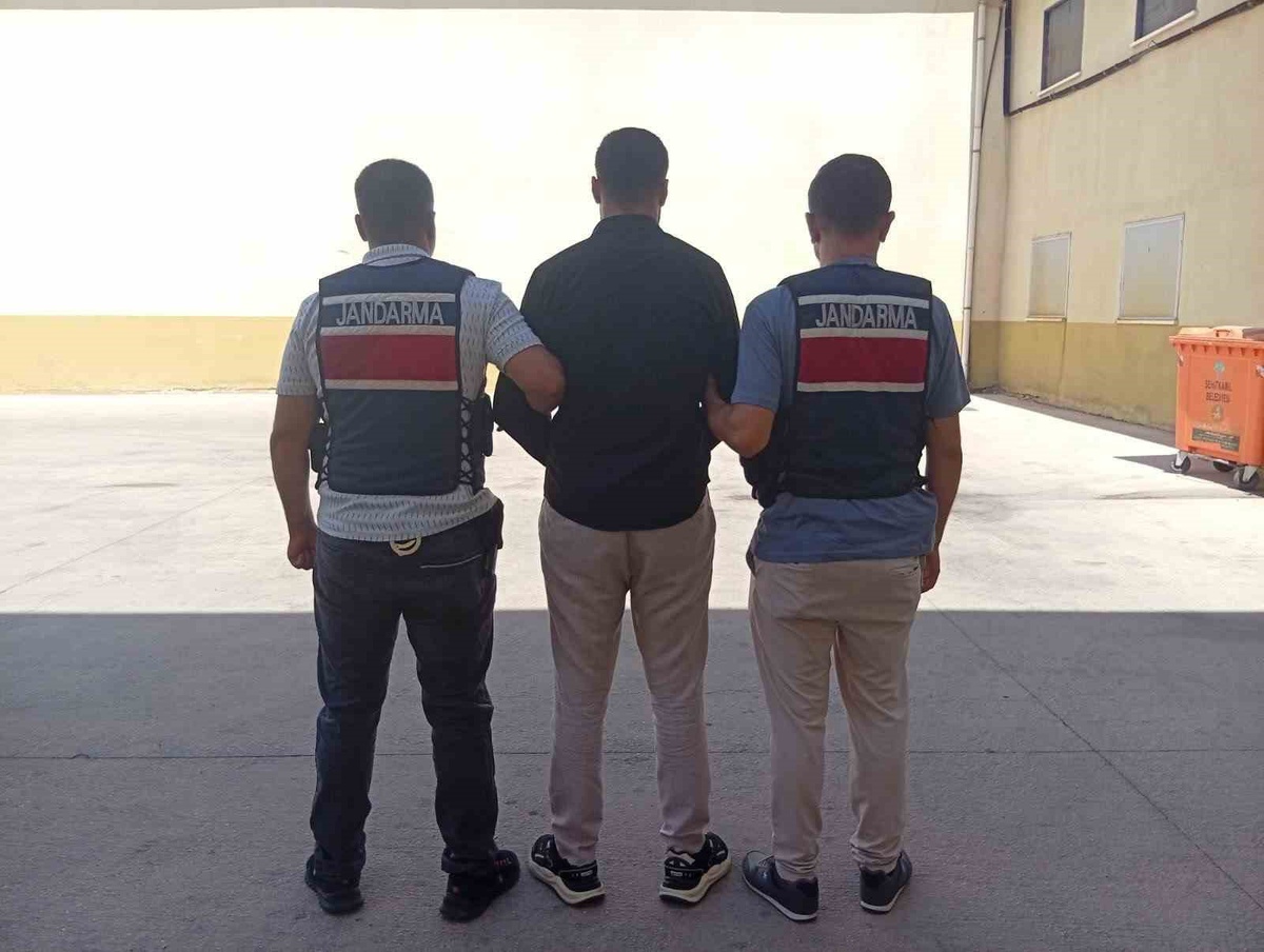 Gaziantep'in Oğuzeli'nde 14 yıl 2 ay 15 gün hapis cezasıyla aranan şahıs yakalandı