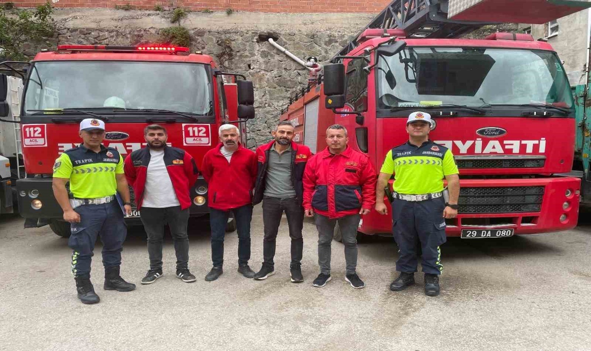 Gümüşhane'de trafik jandarması 96 personele güvenli sürüş eğitimi verdi