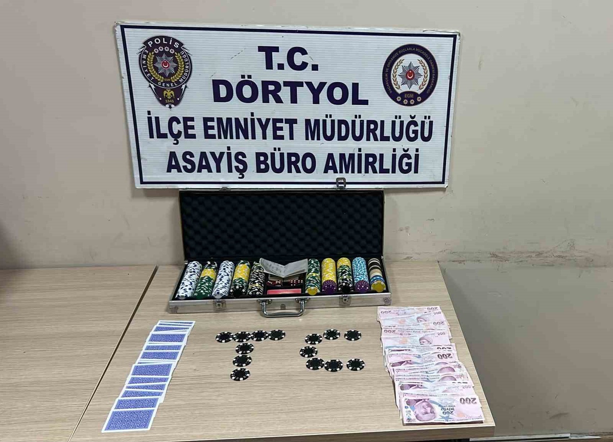 Hatay Dörtyol'da kumar denetiminde 6 kişiye 69 bin 624 TL ceza kesildi