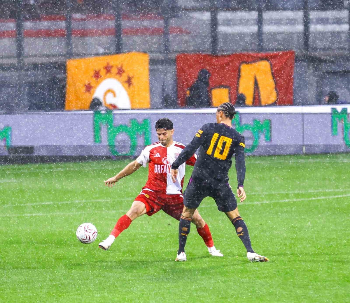 Hazırlık maçı: Pendikspor: 1 - Galatasaray: 0 (Maç devam ediyor)