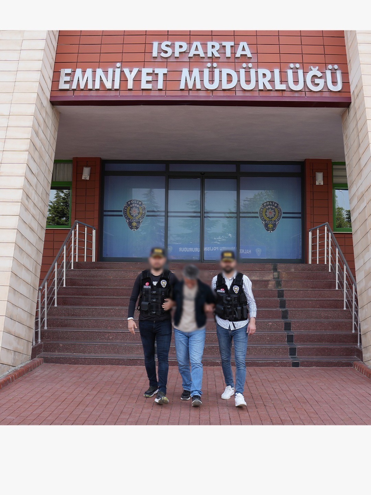 Isparta'da uyuşturucu ticaretinden 10 yıl 8 ay hapis cezası bulunan şahıs yakalandı