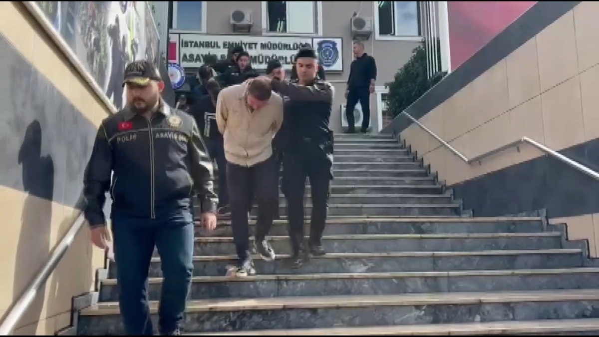 İstanbul'da haraç operasyonunda gözaltına alınan 11 kişi adliyeye sevk edildi
