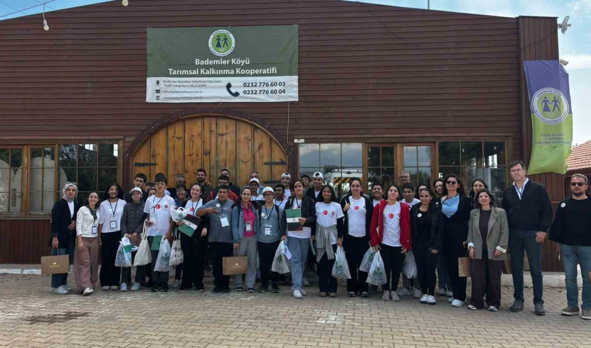 İzmir Ekonomi Üniversitesi özel gereksinimli 30 genci meslek atölyeleriyle buluşturdu