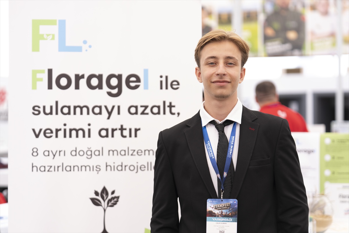 İzmirli öğrencilerin su tutan hidrojel sistemi TEKNOFEST Şanlıurfa'da ilgi görüyor