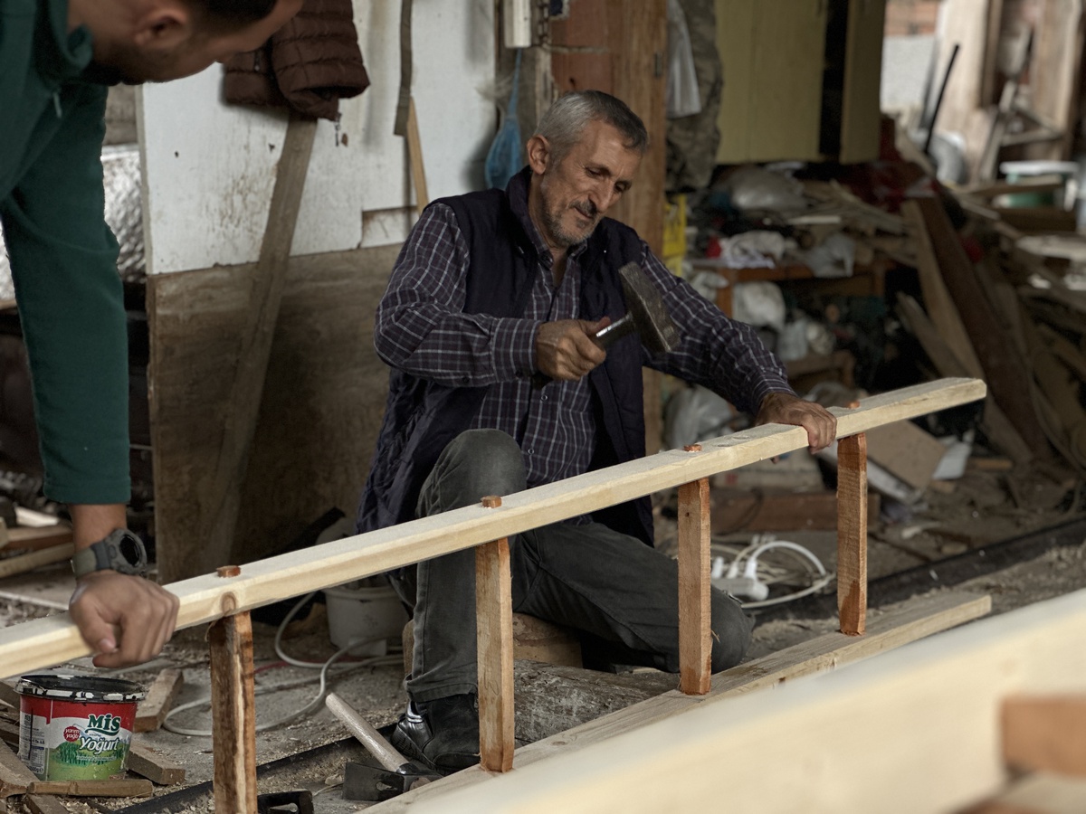 İznik'te zeytin hasadı öncesi ahşap merdiven talebi yüksek rekolte beklentisiyle arttı