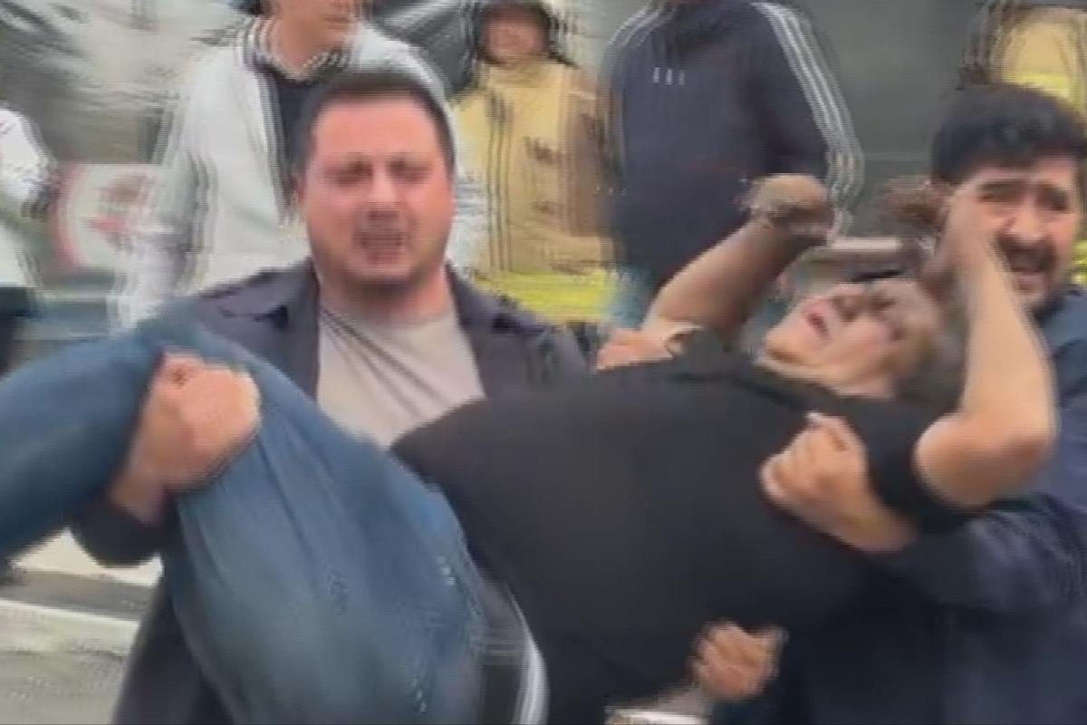 Kadıköy yangın SON DAKİKA! Kadıköy binada neden yangın çıktı?