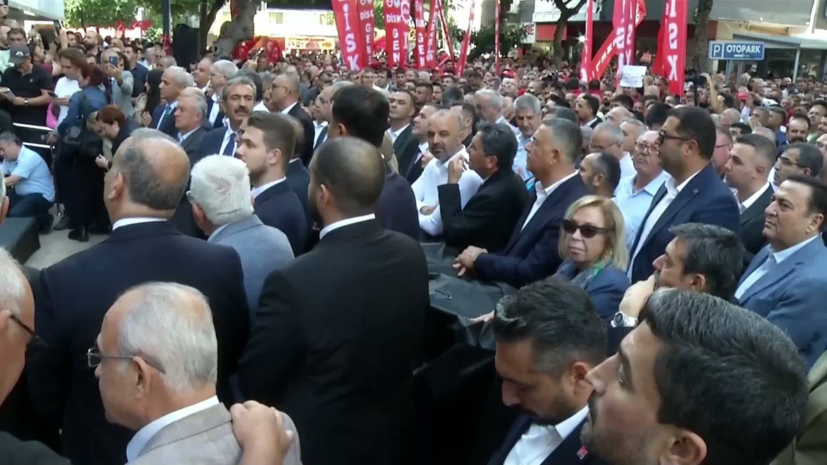 Kılıçdaroğlu, gözaltına alınan Vahap Seçer'in derhal serbest bırakılmasını istedi