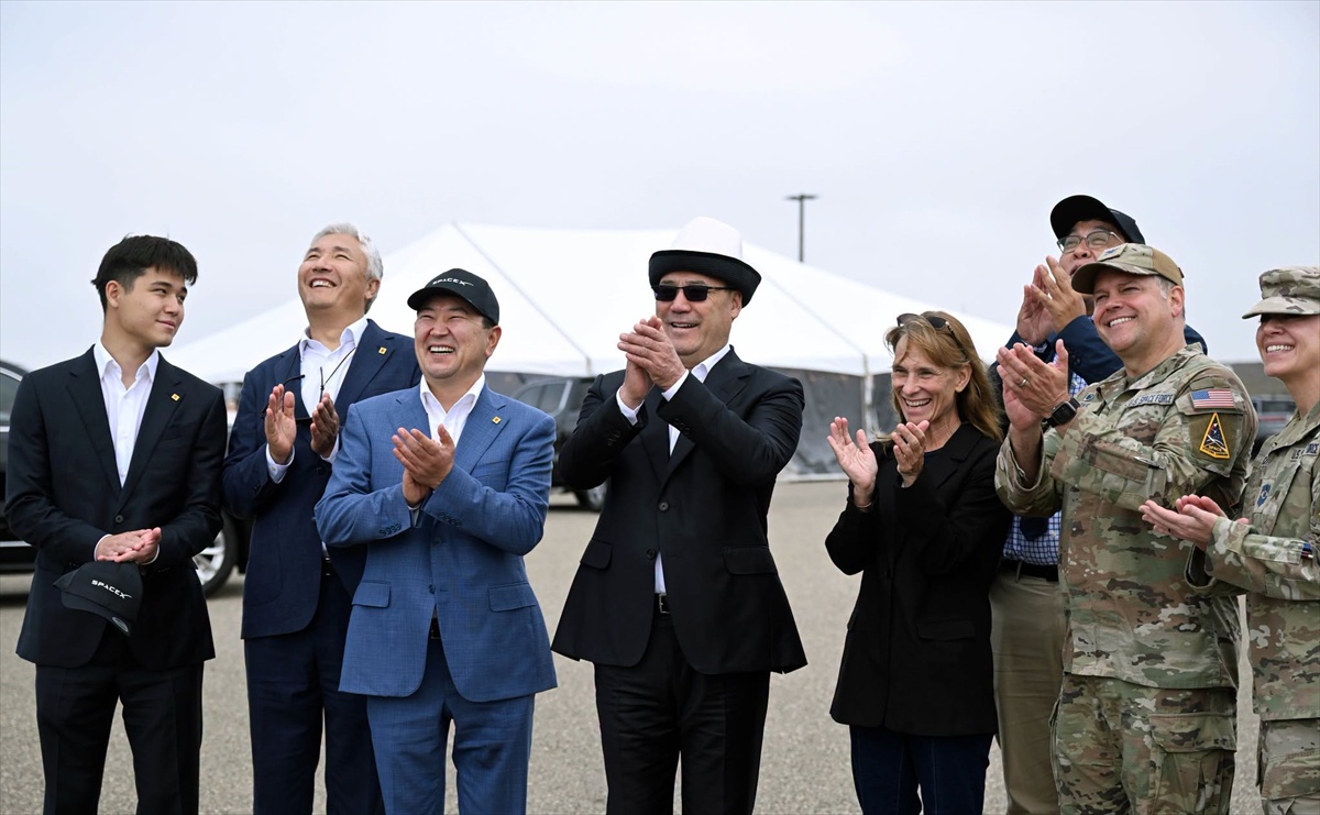 Kırgızistan'ın ilk milli uydusu SpaceX Falcon 9 ile yörüngeye fırlatıldı