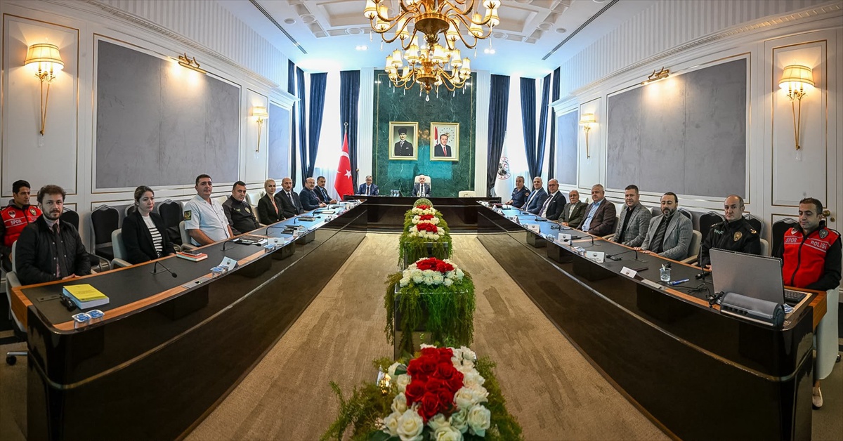 Kırklareli'nde Spor Güvenlik Kurulu, Vali Turan başkanlığında tedbirleri görüştü