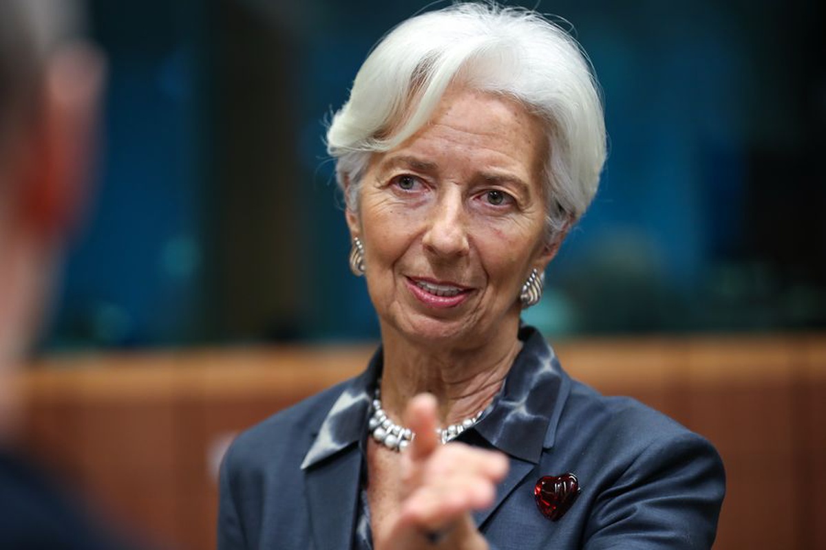 Lagarde, yapay zekanın finans sektöründe üç temel risk oluşturduğunu belirtti